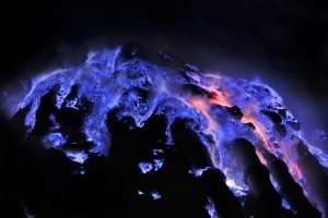 hike the kawah ijen crater